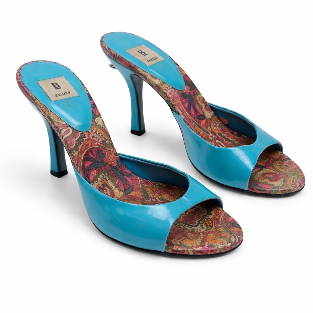 Bakers Blue Patent Leather Paisley Insole Peep Toe Mule Heels Women’s Size 8.5